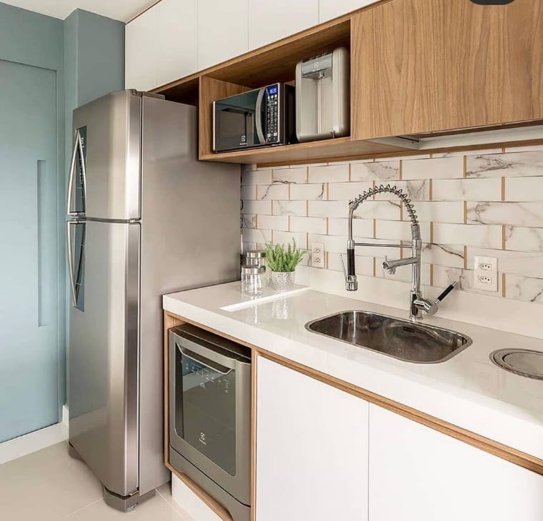 Kitchen with brick-shaped tiles