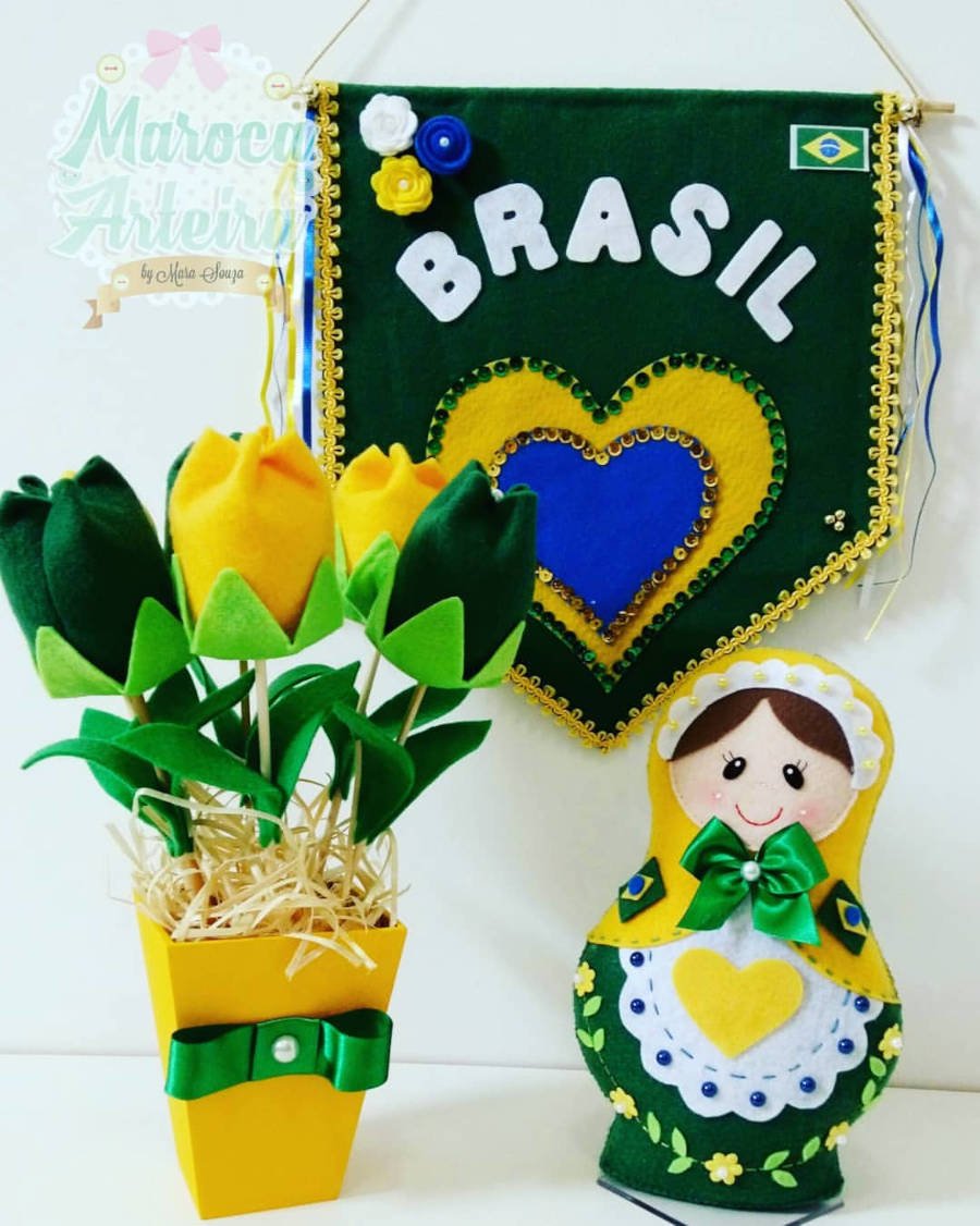 Materials from Brazil in handicrafts.