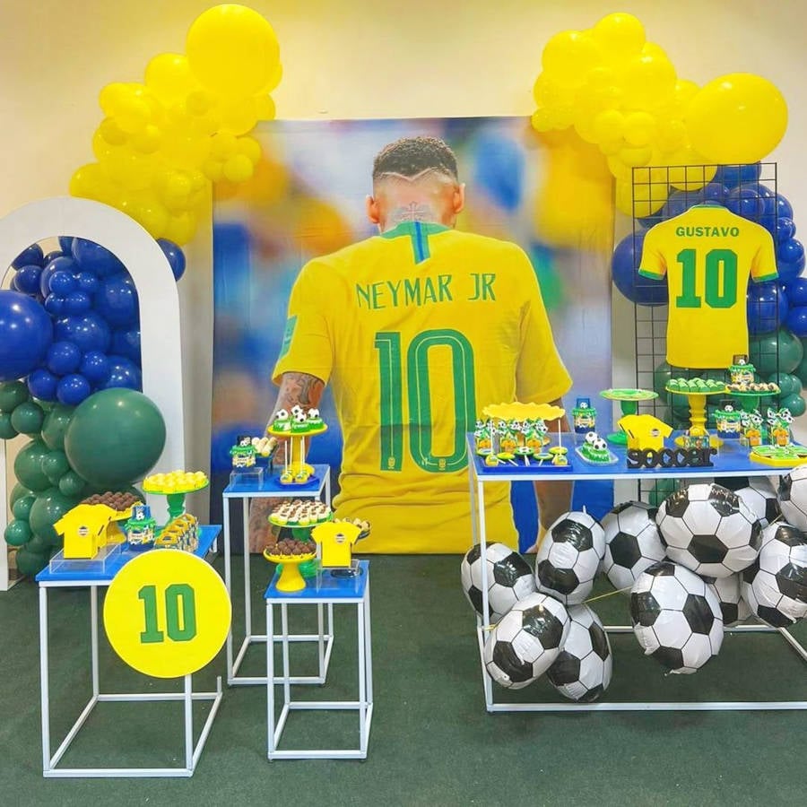 Decoration with a photo of Neymar.