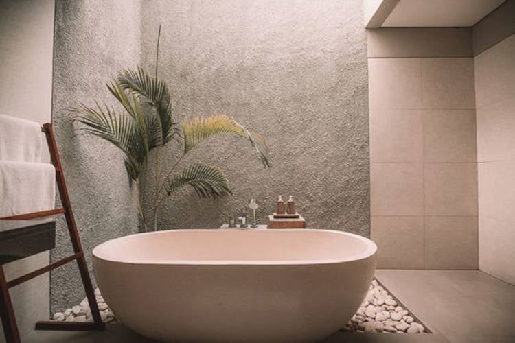 Feng shui bathroom with bathtub.