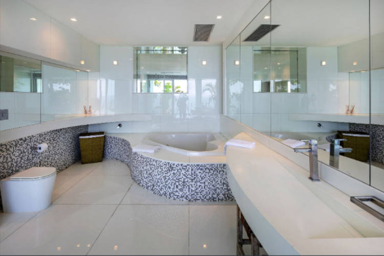 luxury bathroom.