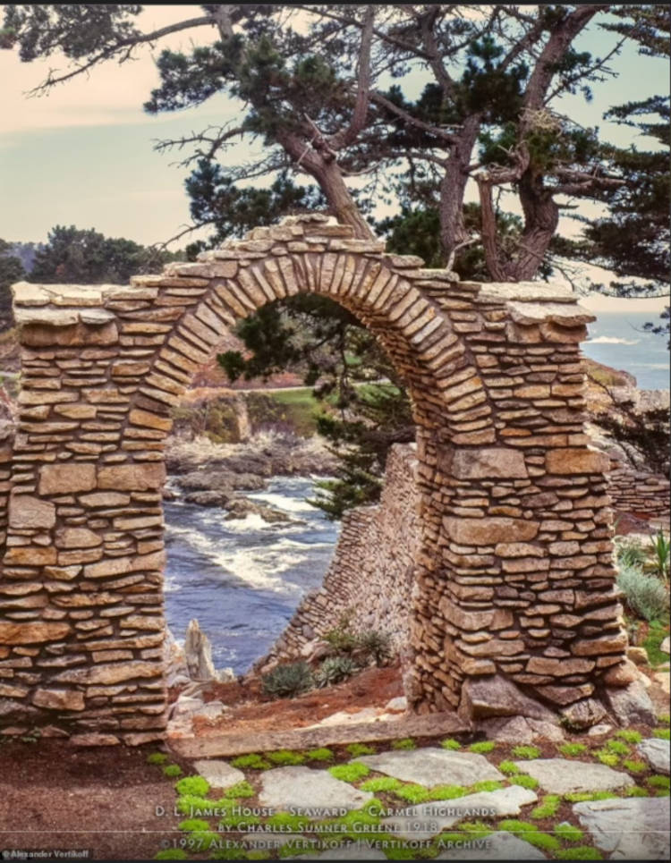 Portal overlooking the sea by Brad Pitt.