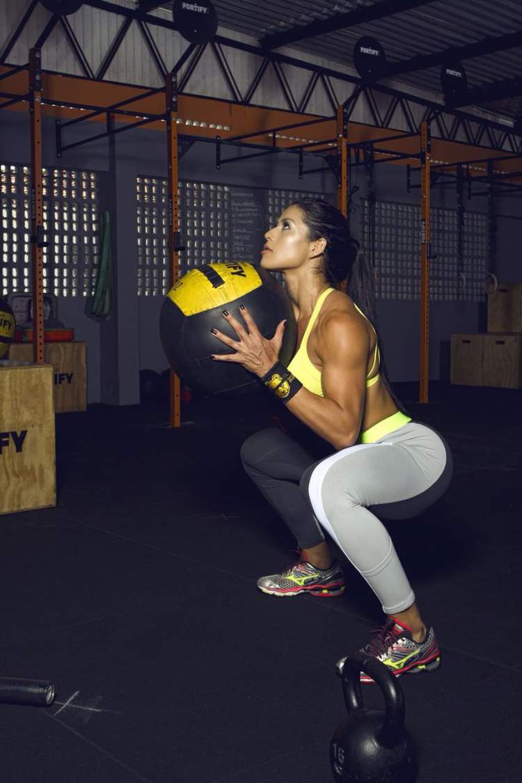 Yasmin Castrillon working out