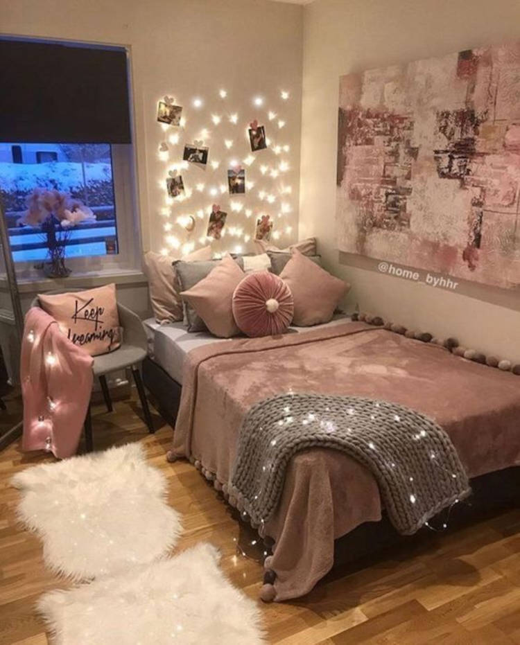 Pink tumblr room.