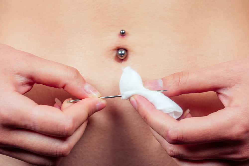 Is navel piercing dangerous?  It hurts?  All you need to know