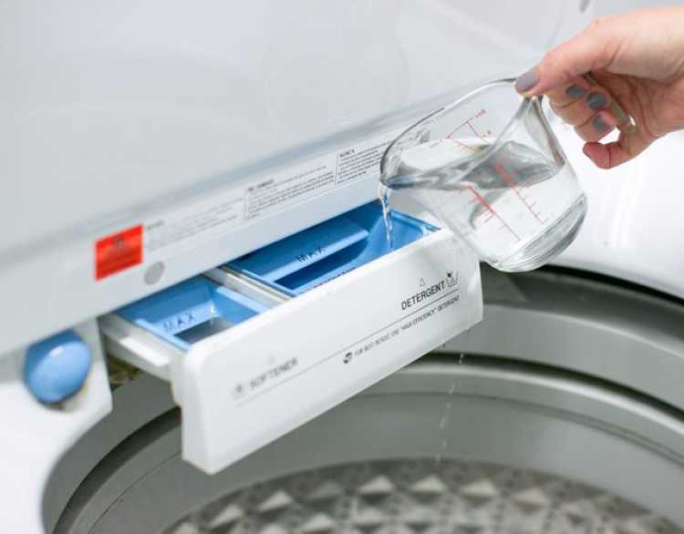 In addition to washing clothes with vinegar, you can use this product to clean your washing machine too.