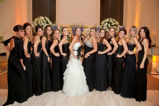 photo of the bride and bridesmaids