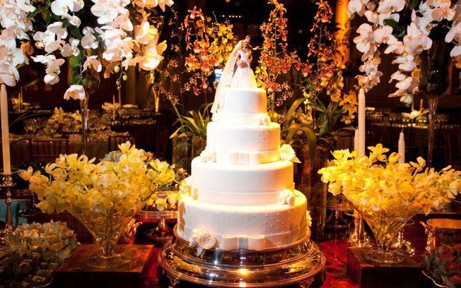 cake photo for wedding album