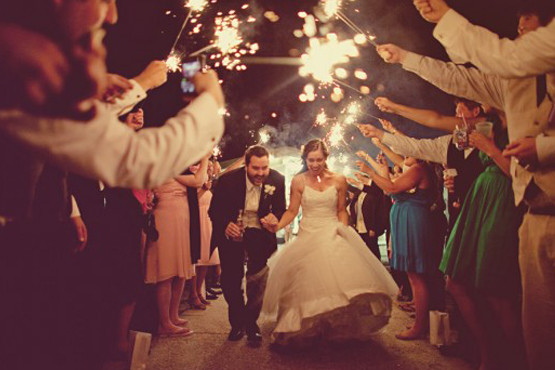 wedding album needs to record the bride and groom's departure