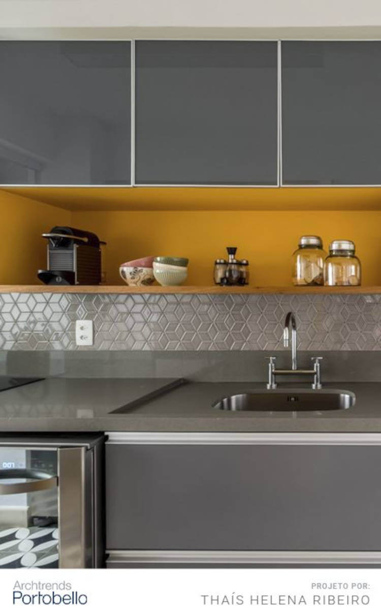 Kitchen with orange niche.