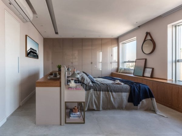 Bedroom with home office in functional carpentry.