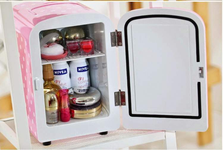 Cosmetics refrigerator