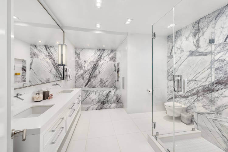 Luxury bathroom in Britey and Cher's apartment.