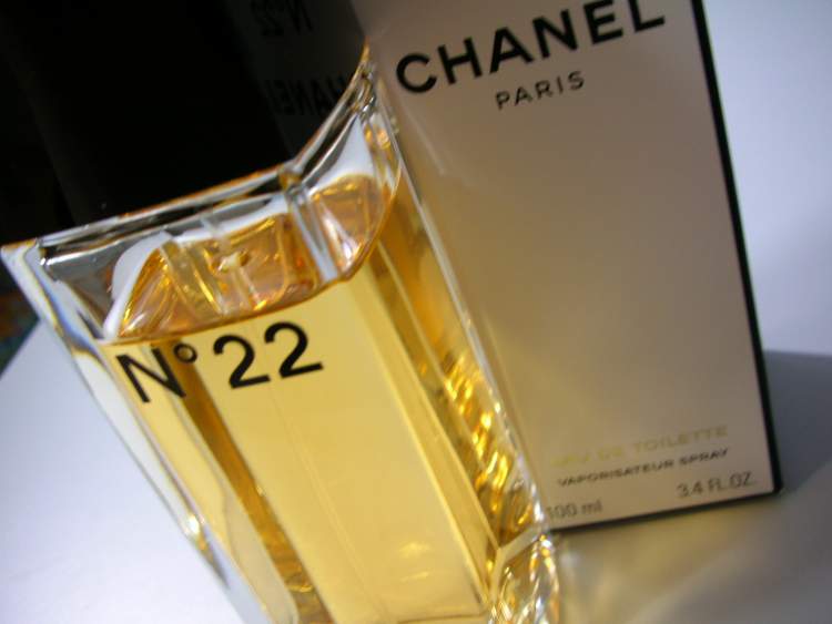 Chanel Les Exclusifs n°22 is one of the most seductive women's perfumes in the world