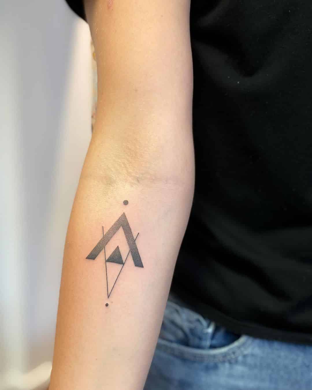 What is geometric tattoo?  60 inspirations that you will love