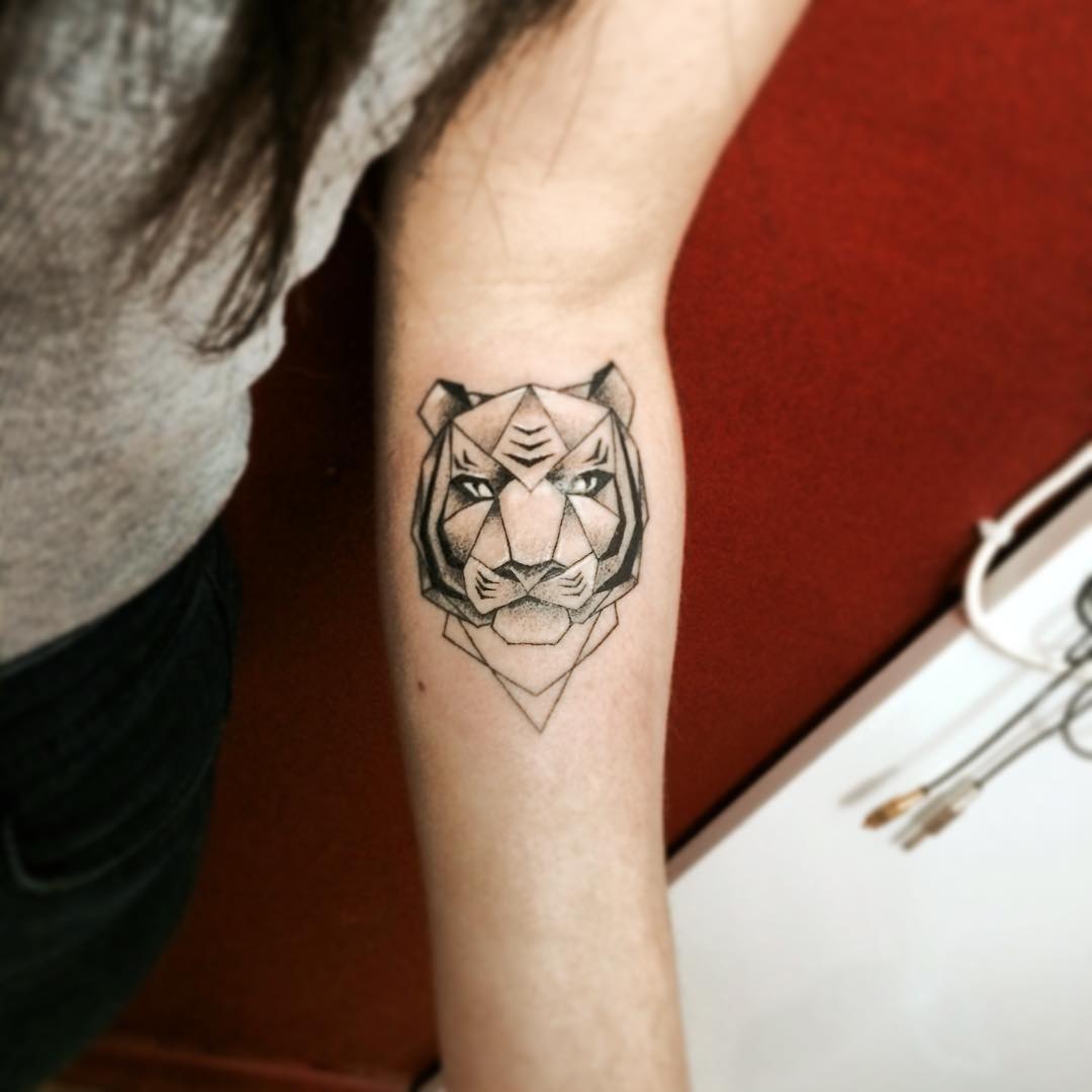 What is geometric tattoo?  60 inspirations that you will love