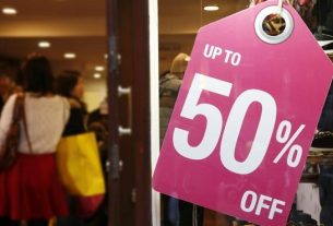 5 tips to save on holiday shopping