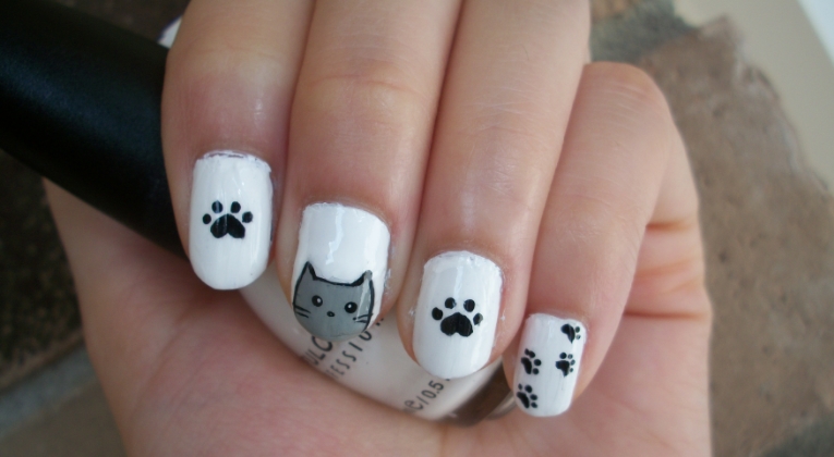 Learn how to do nails decorated with kittens