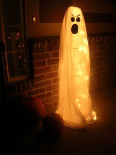 sheet ghost for Halloween party