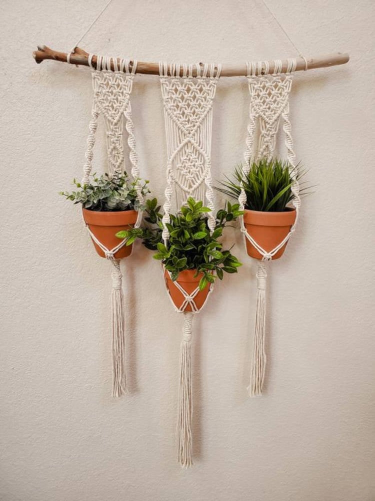 Macramé para planta pequeña.