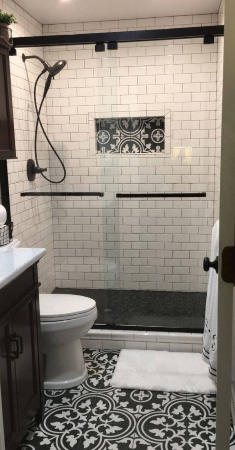 Black and white bathroom.