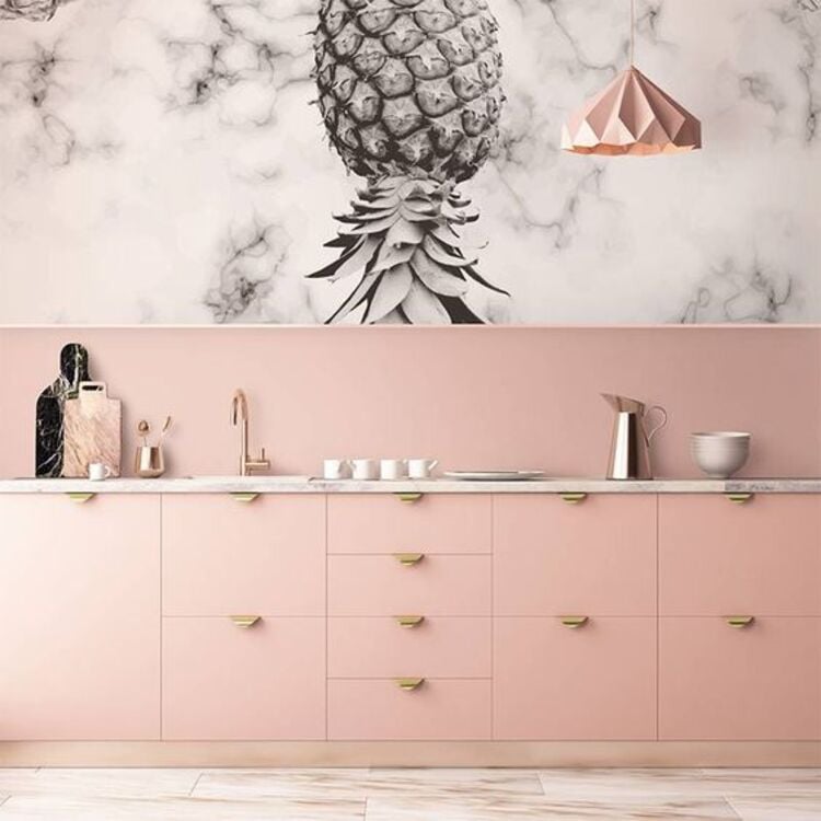 Pink in kitchen decor. 