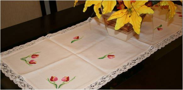 Table runner makes home decor tacky