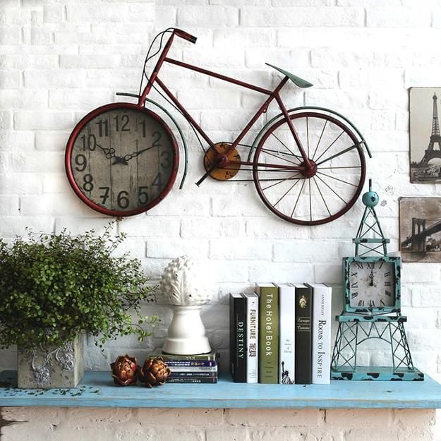 Bicycle on the wall.