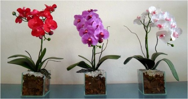 Home decoration with artificial flowers