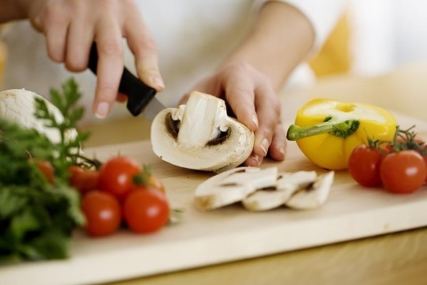 Care when preparing food during hot weather