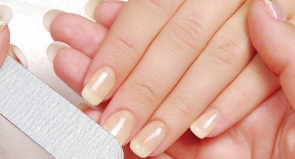 Homemade recipe to whiten your nails