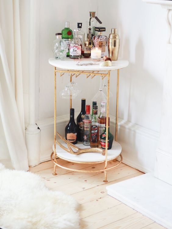 Round mini bar.