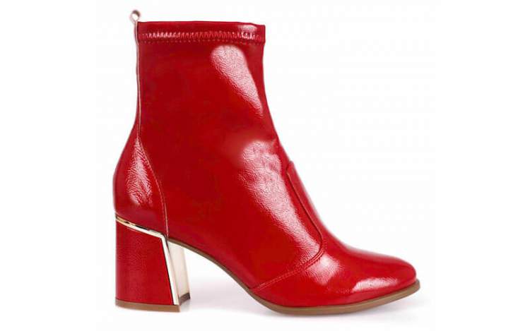 Red boots will be a hit in winter 2018