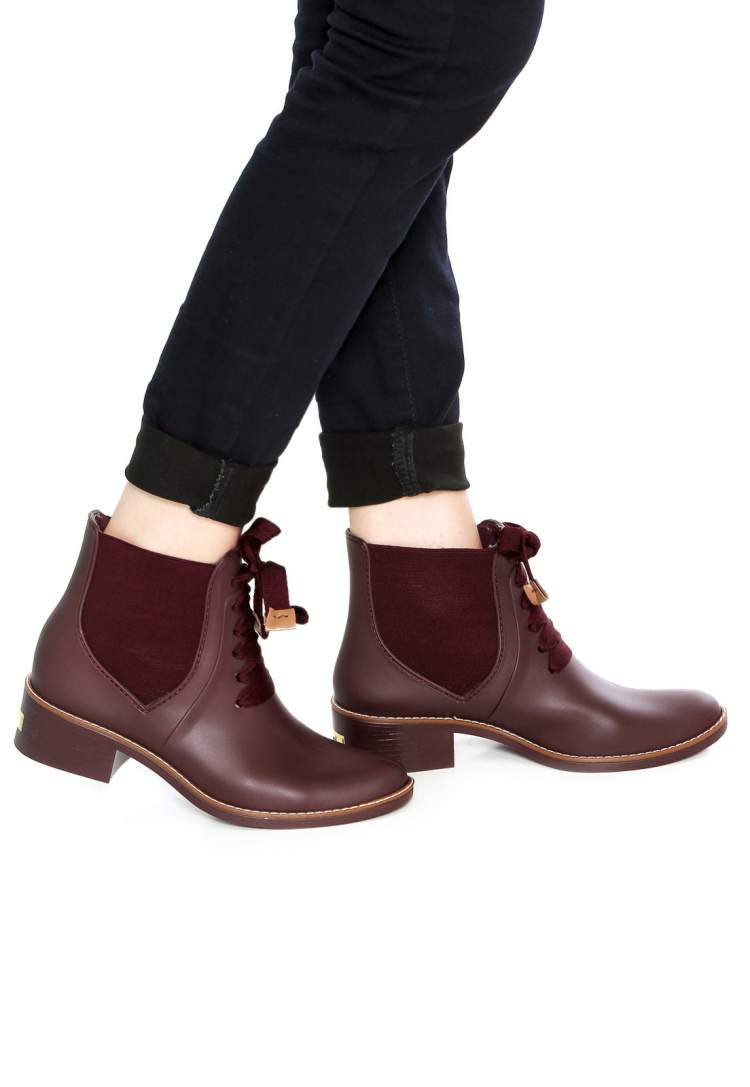 Chelsea boots are one of the trends of winter 2018