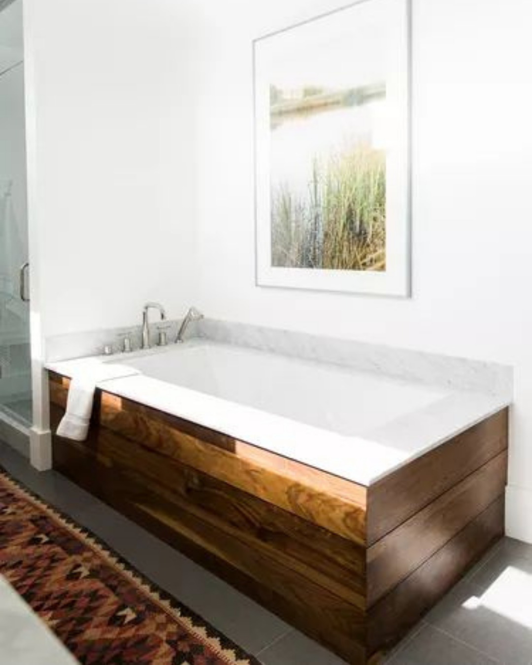 Types of bathtub: rectangular with wood-like covering