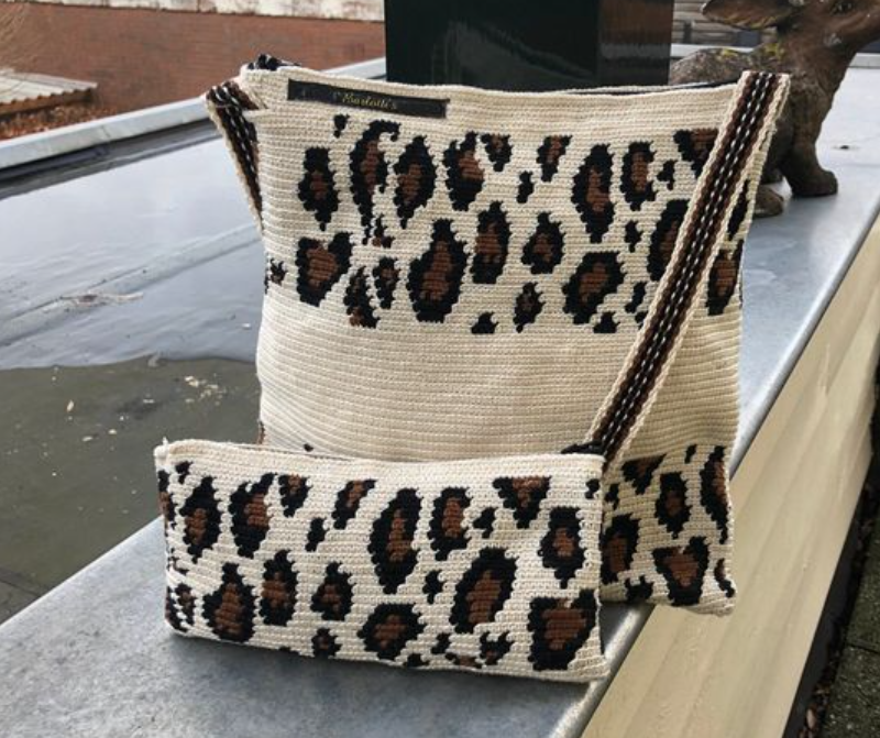 Leopard knit bag and toiletry bag