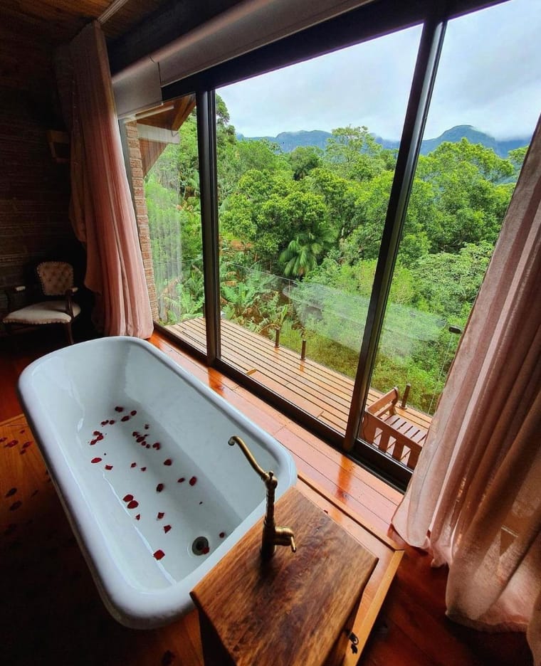 Room with bathtub