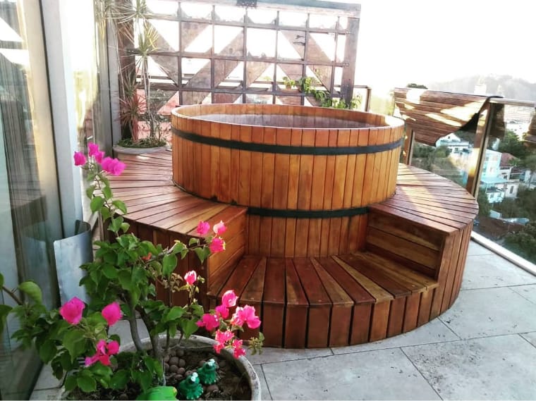 Balcony with hot tub