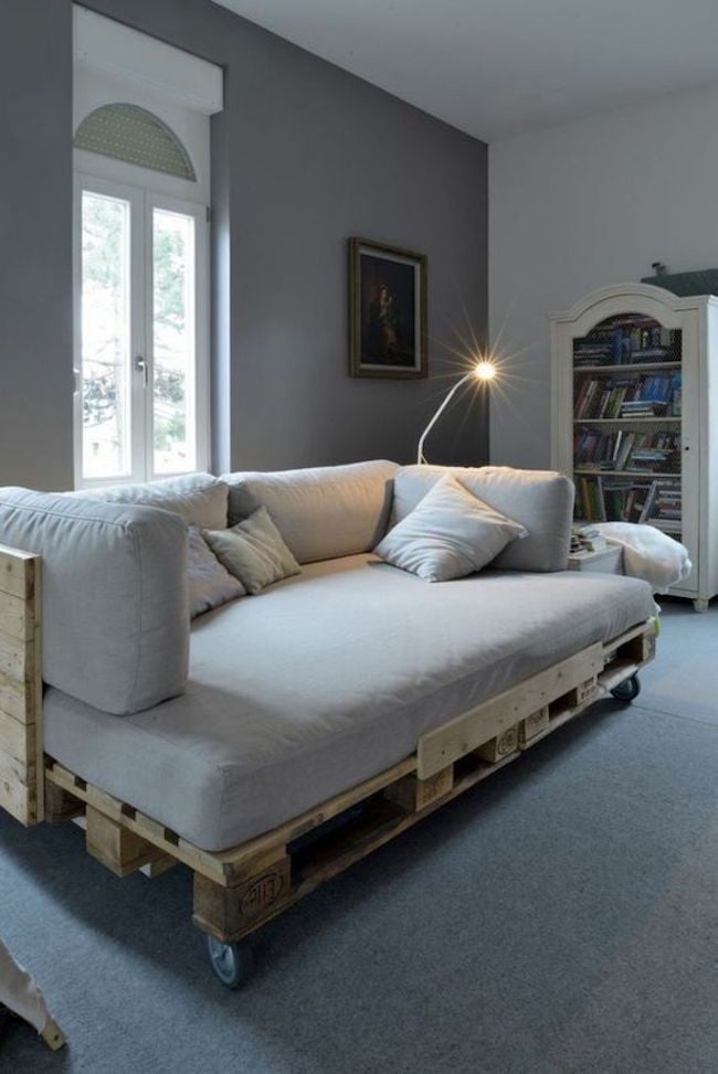 Pallet sofa