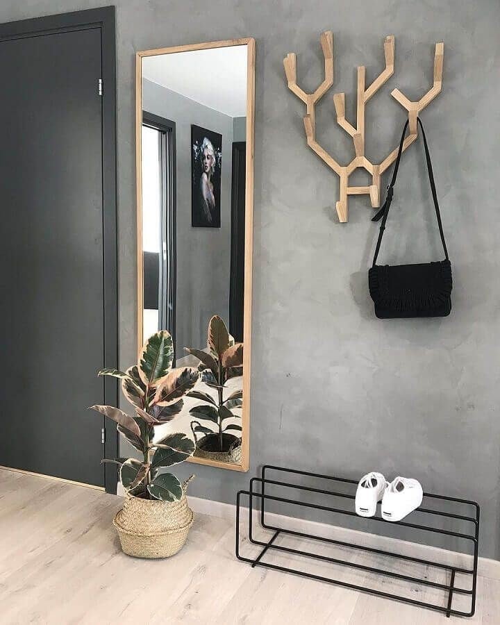 Functional decoration with handmade hanger