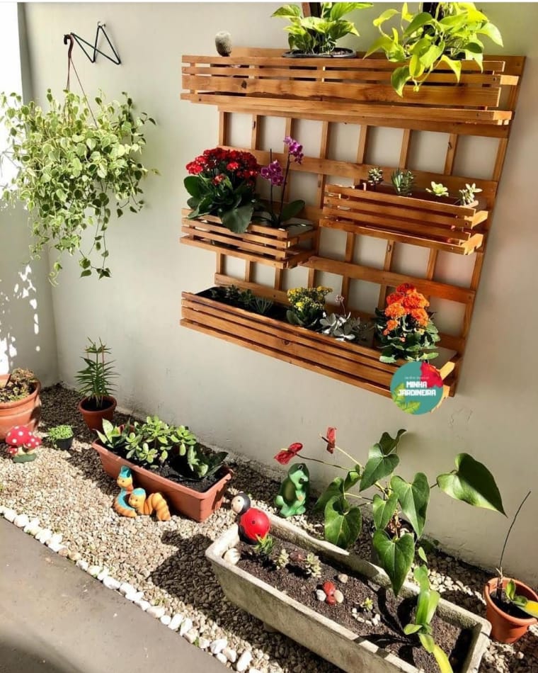 Flower bed and vertical garden