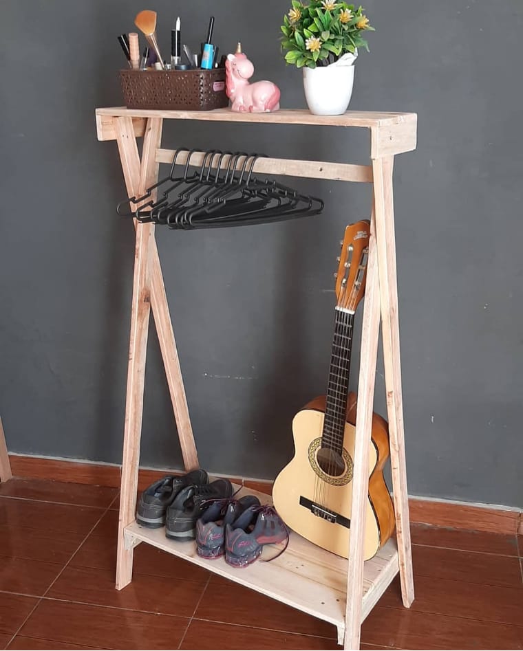 Multifunctional pallet furniture