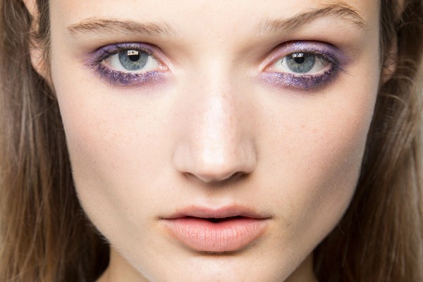 Makeup tricks to achieve hungover eyes