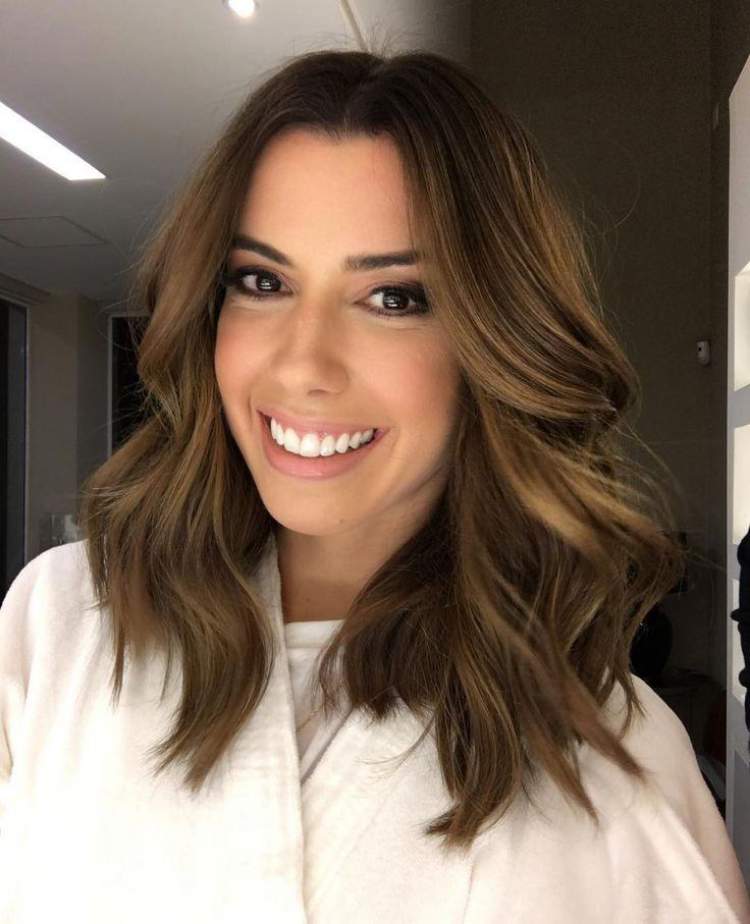 Highlighted brown hair is a great bet for summer 2018