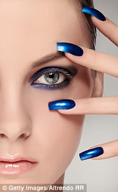 Jump into the blue nail trend