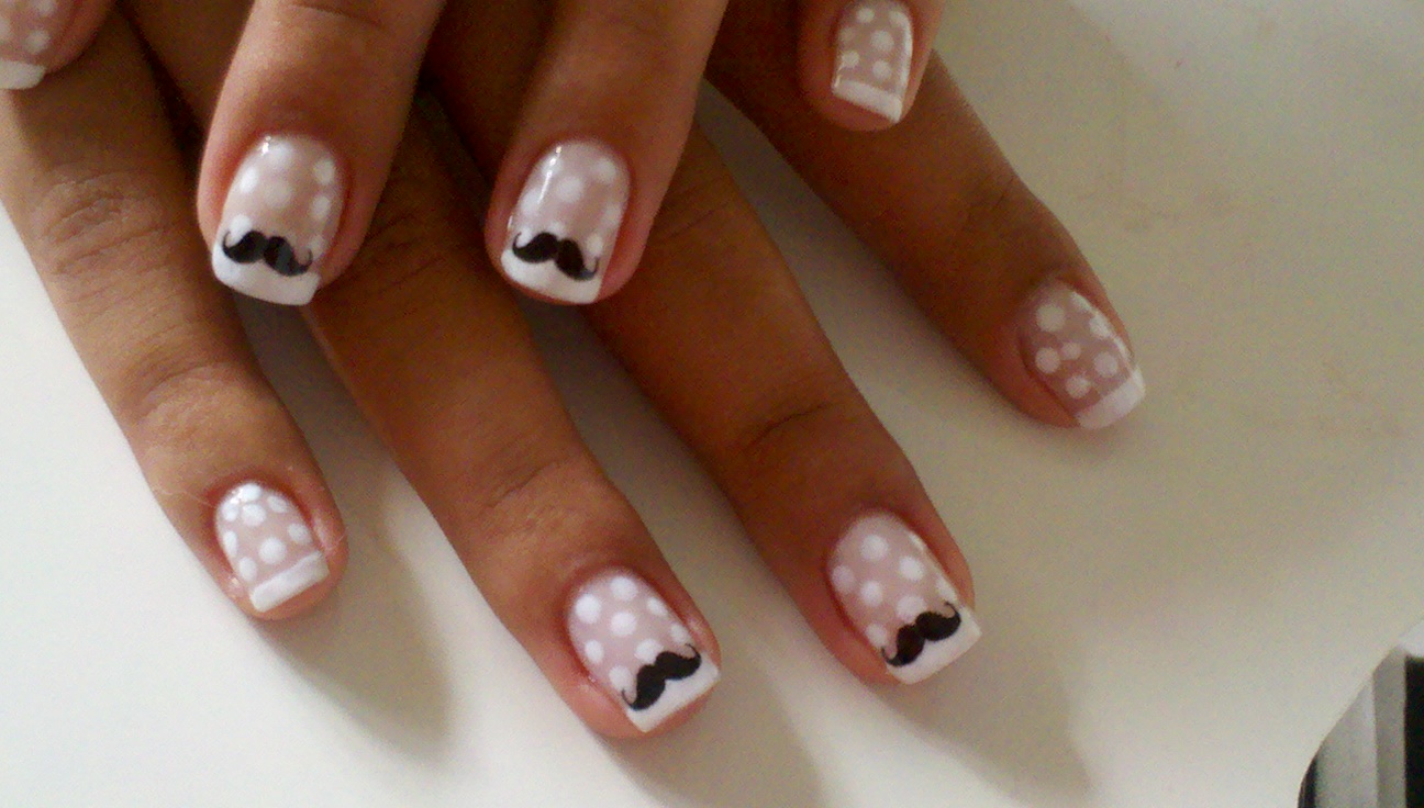 mustache-nails-5