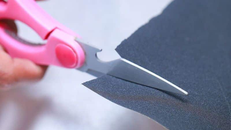 How to sharpen scissors