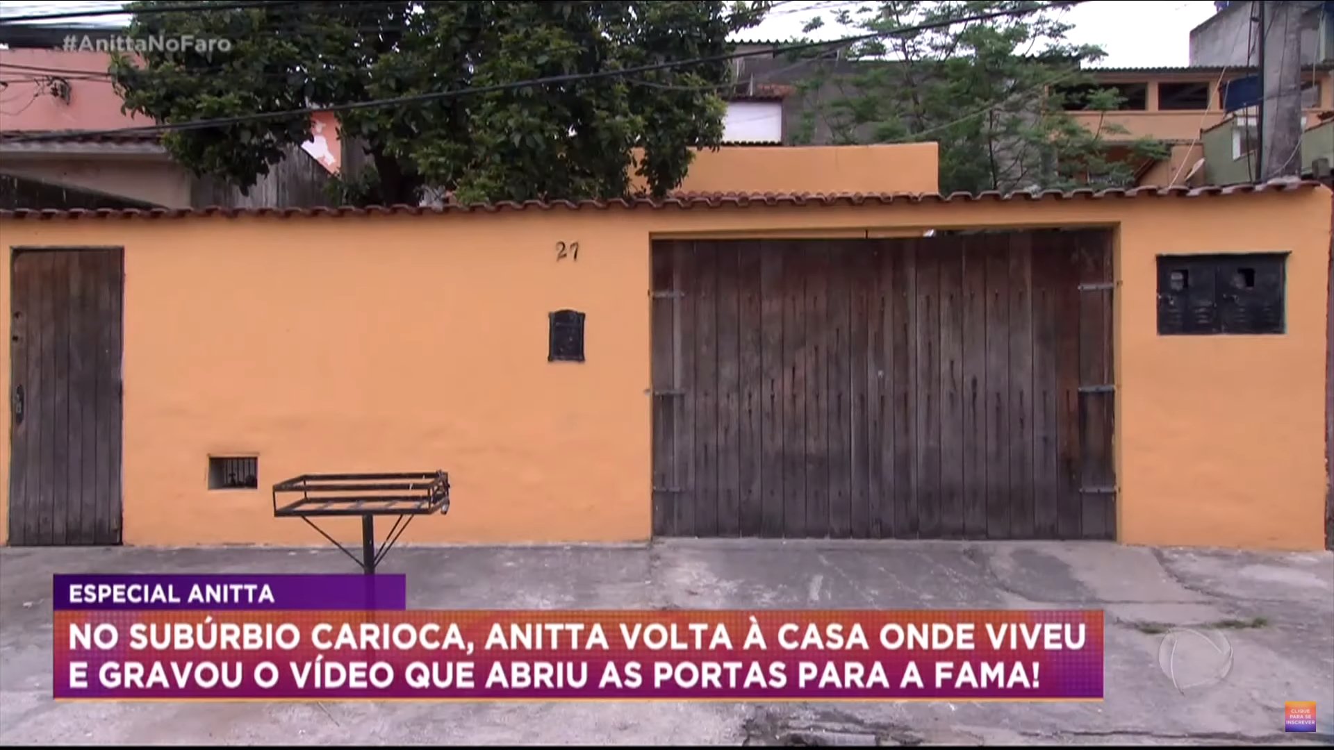 Foto de la entrada principal, la primera casa de Anitta. 