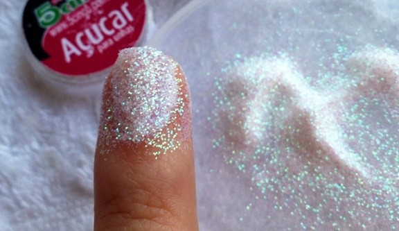 Learn how to make decorated sugar nails step by step