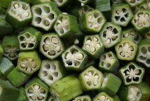 Okra in hair, does it moisturize hair?  What are the benefits for the hair?